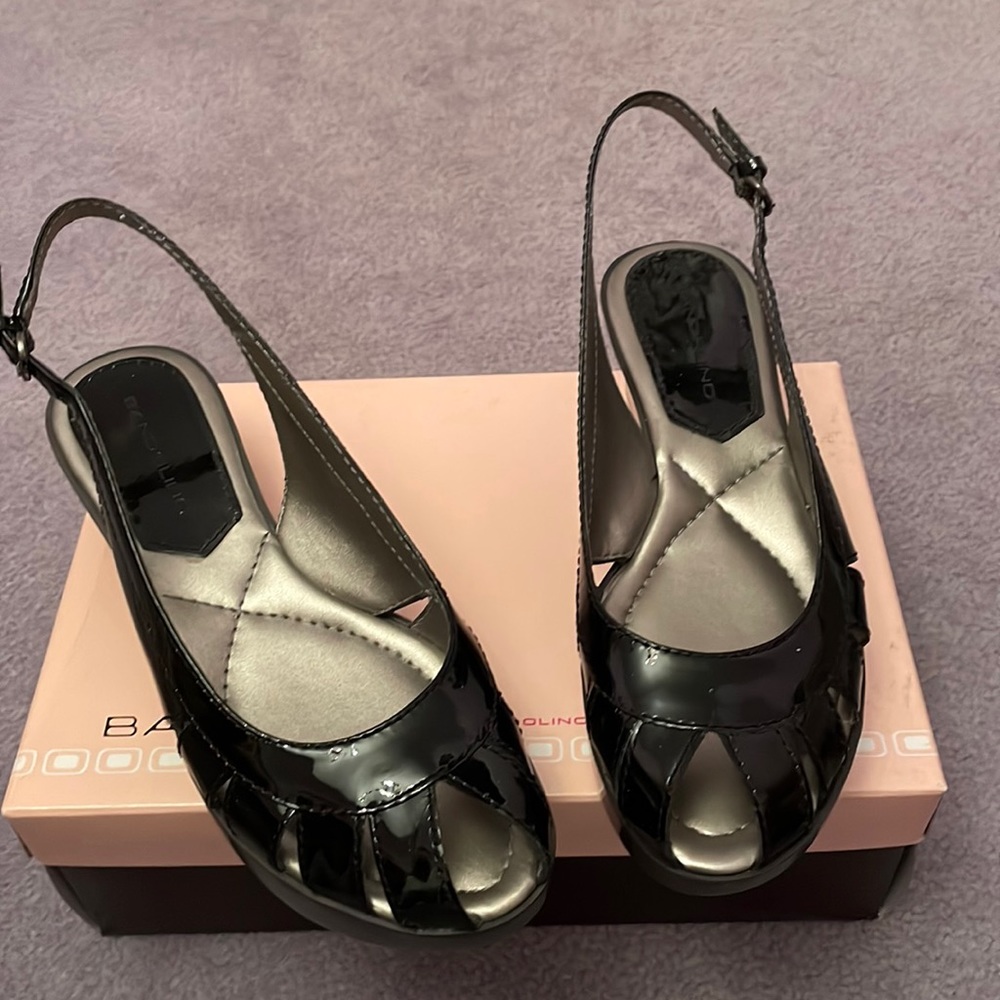 Bandolino black patent sandal size 7 m